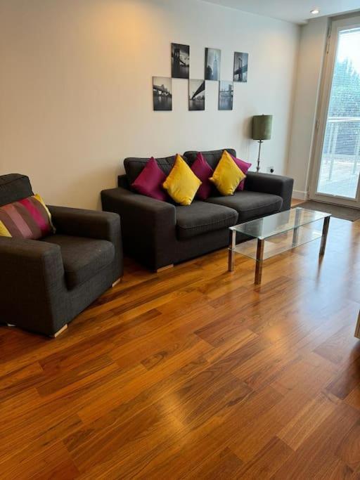 Modern Apt Cardiff City Centre - Prime Location Exterior photo